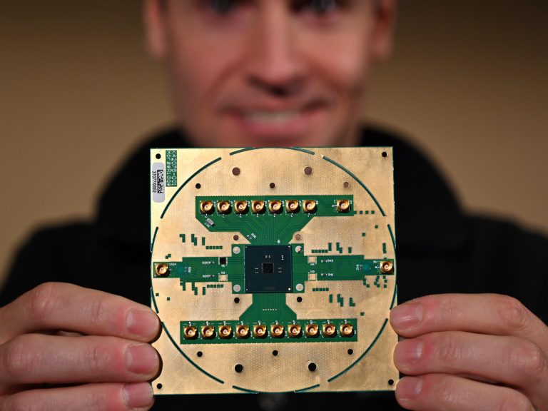 Quantum Weekly DIgest Chip