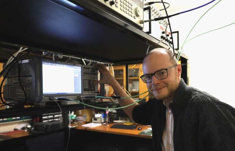 Hybrid Research