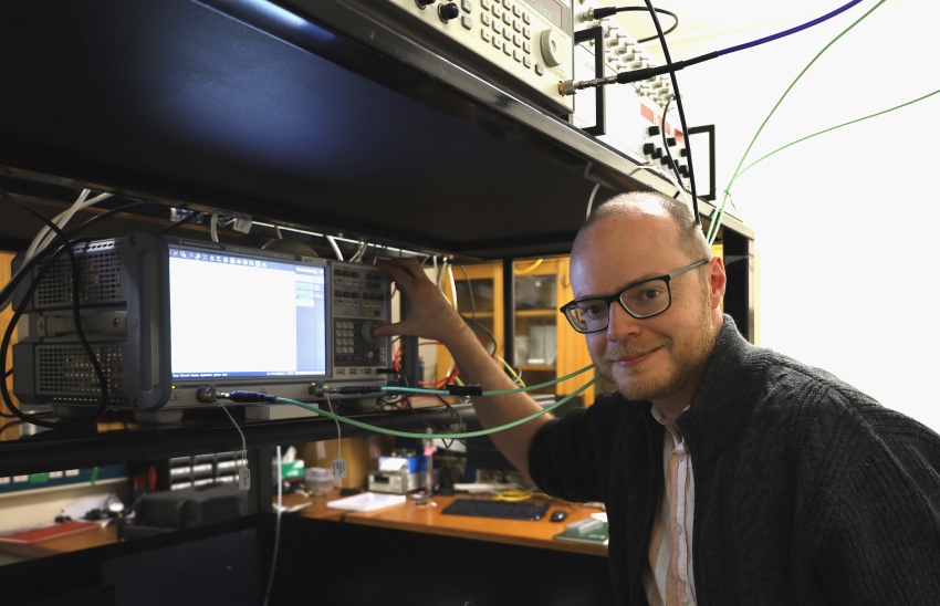 Hybrid Research