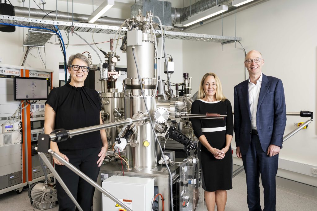 Silicon Quantum Computing