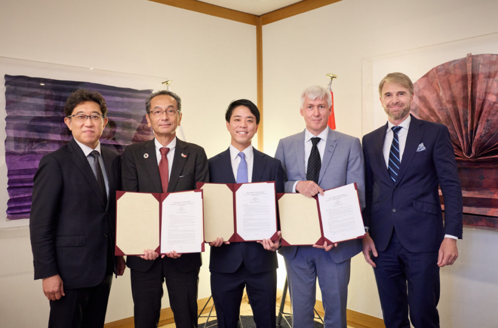 Yaqumo, NKT Photonics and Hamamatsu Photonics Sign Quantum Photonics Agreement