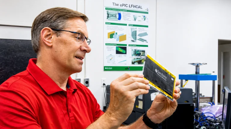 ORNL's John Lajoie Credit: Alonda Hines/ORNL, U.S. Dept. of Energy.