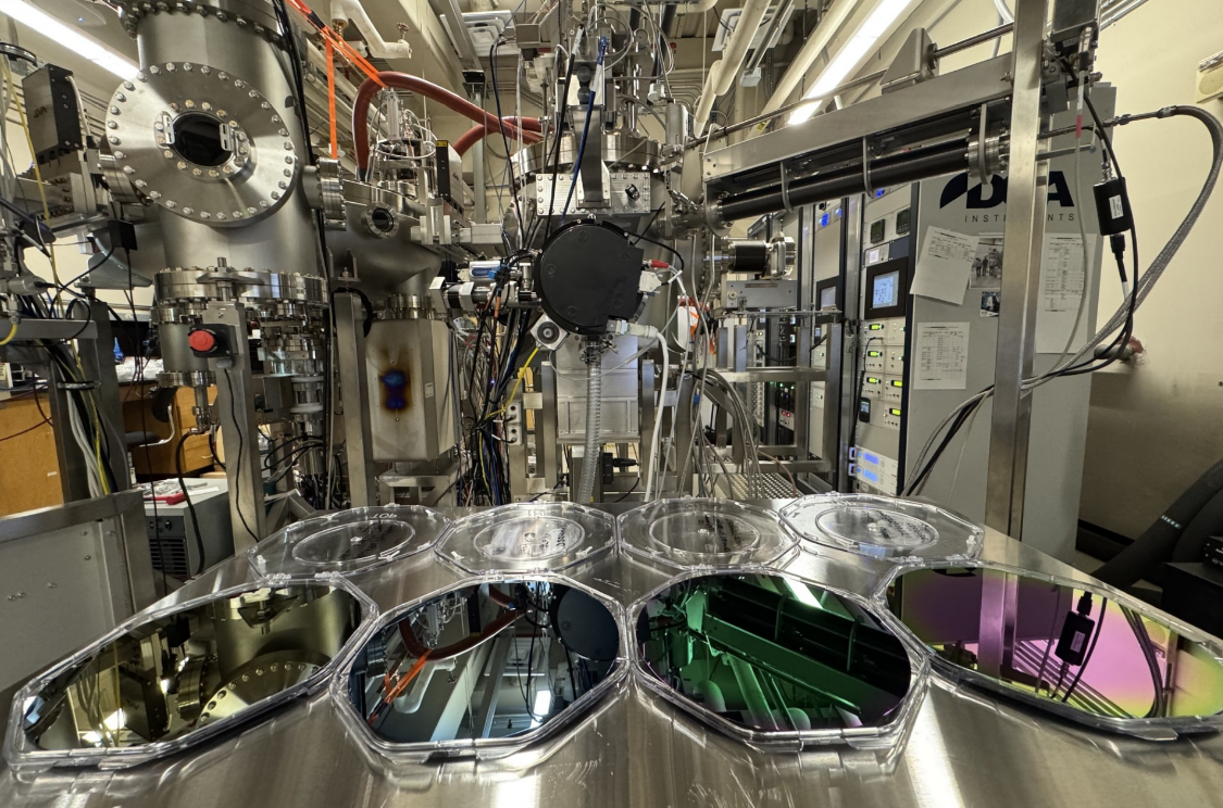 La Luce Cristallina's silicon-based quantum paraelectric strontium titanate on insulator (QP-STOI) wafer platform.