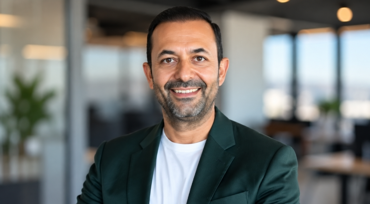 CEO Sumit Kapur